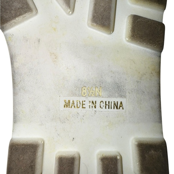 Vaneli® Chelsa Leather Cutout Slide Sandals – Size 8.5 - Picture 8 of 8